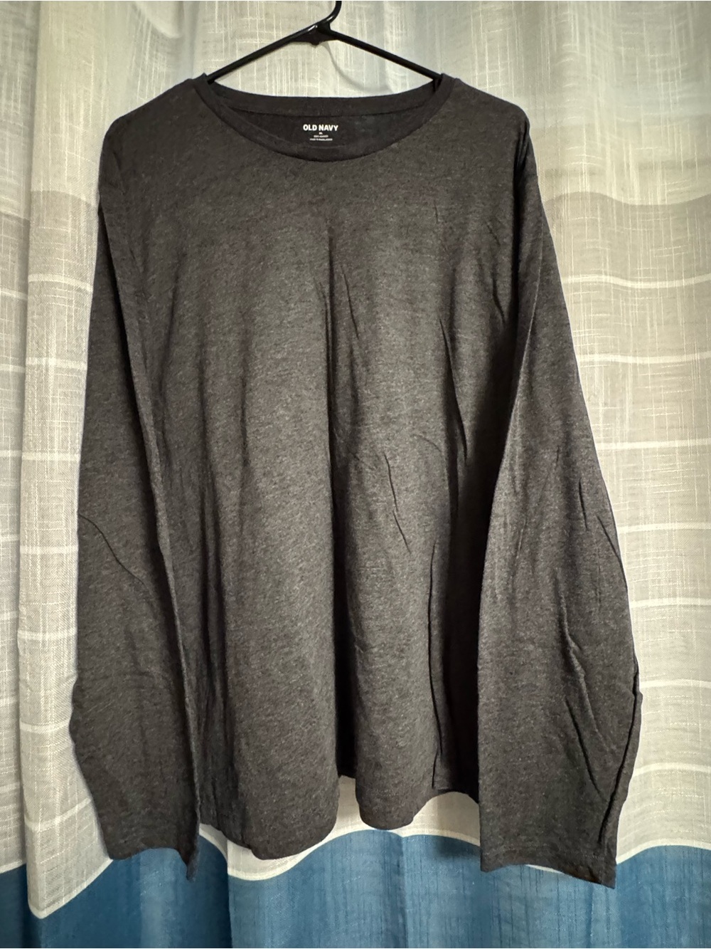 Old Navy Men's Dark Gray and salmon Long-Sleeve Crewneck Shirt